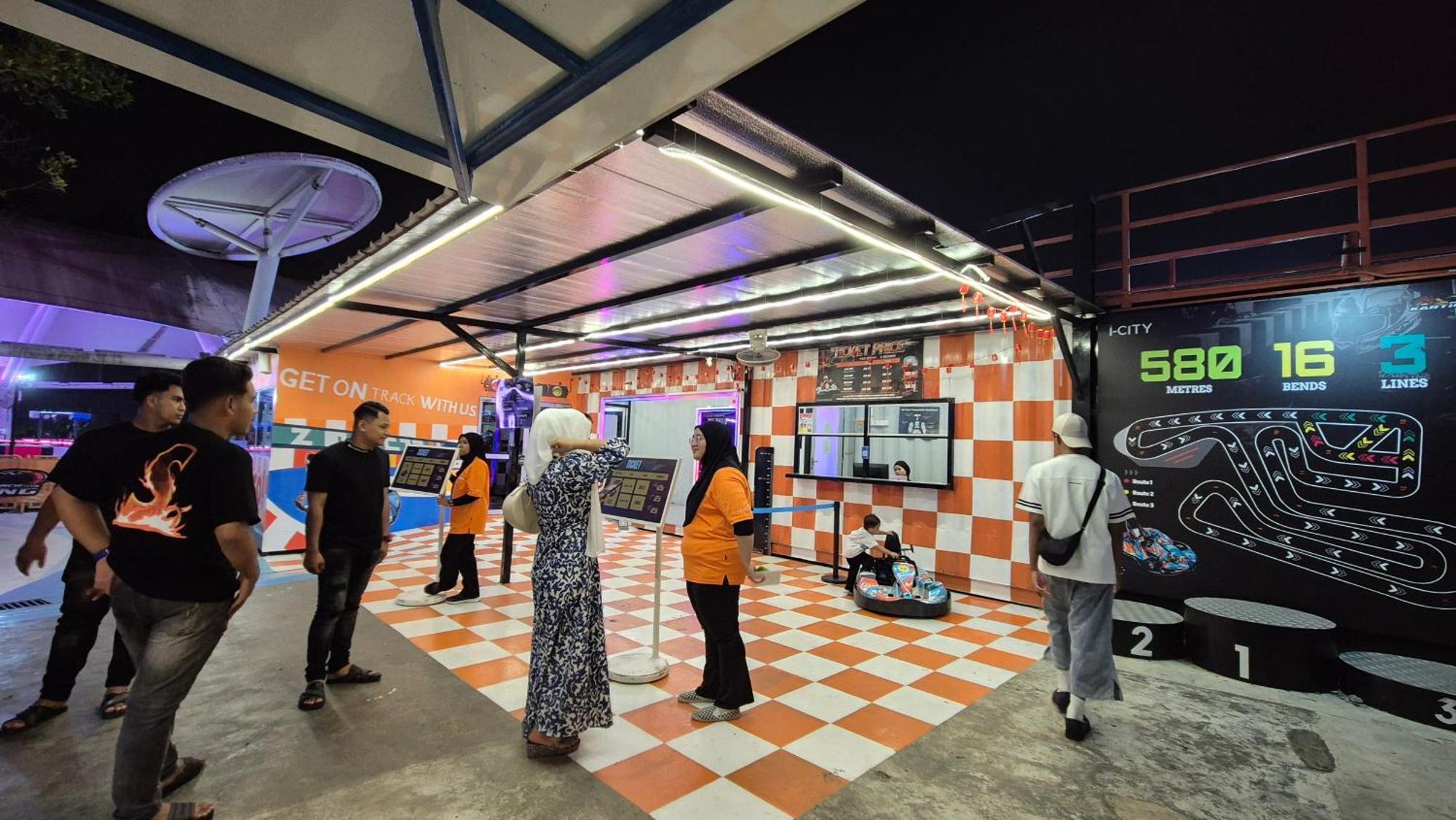 I-City Free Wifi 55Inch Smarttv Car Park Fit 5Pax Shah Alam Buitenkant foto